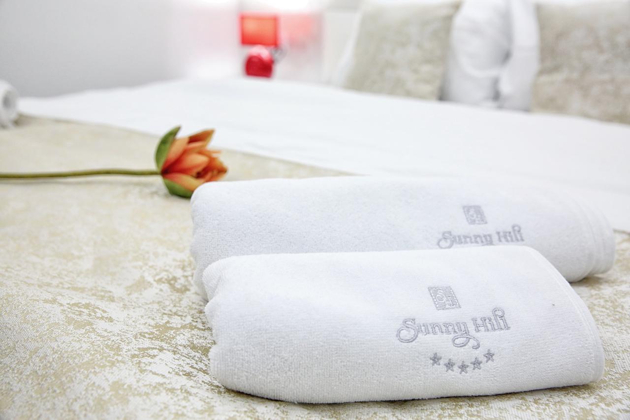 スタラ・パゾヴァ Sunny Hill Garden Bed & Breakfast エクステリア 写真