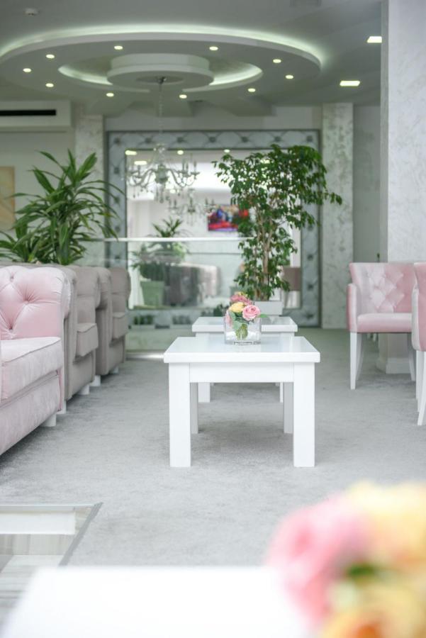 スタラ・パゾヴァ Sunny Hill Garden Bed & Breakfast エクステリア 写真